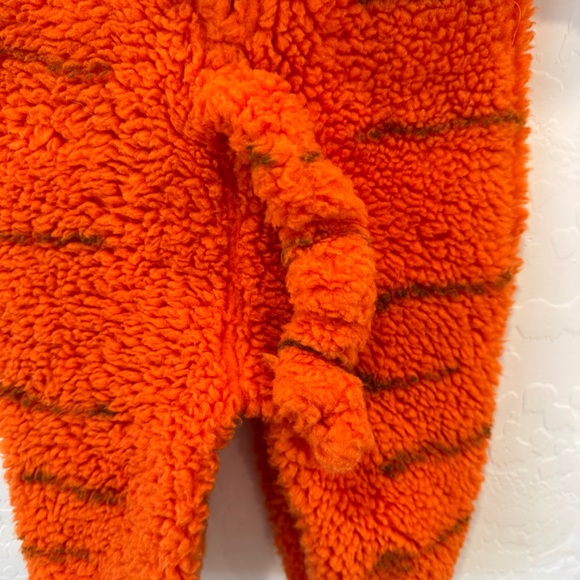 The Disney Store Tigger Costume 6-12 Months Zippered Halloween Cosplay - Picture 7 of 11